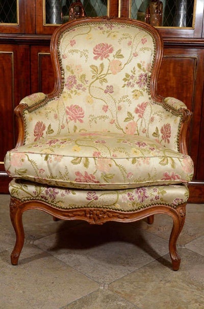 An Antique French Louis XV Style Walnut Bergere Arm Chair New Kravet Linen  Upholstery — The Parson's Nose Antiques